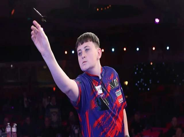 15-year-old Mitchell Lawrie wins at the famous Lakeside location