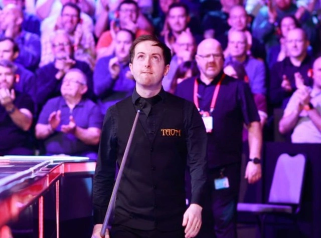 Scott Donaldson beats the previous world No. 1 at the UK Championship