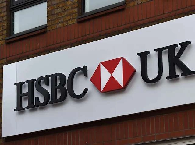 UK Mortgage Rates Fall as HSBC and Santander Lead Price Cuts